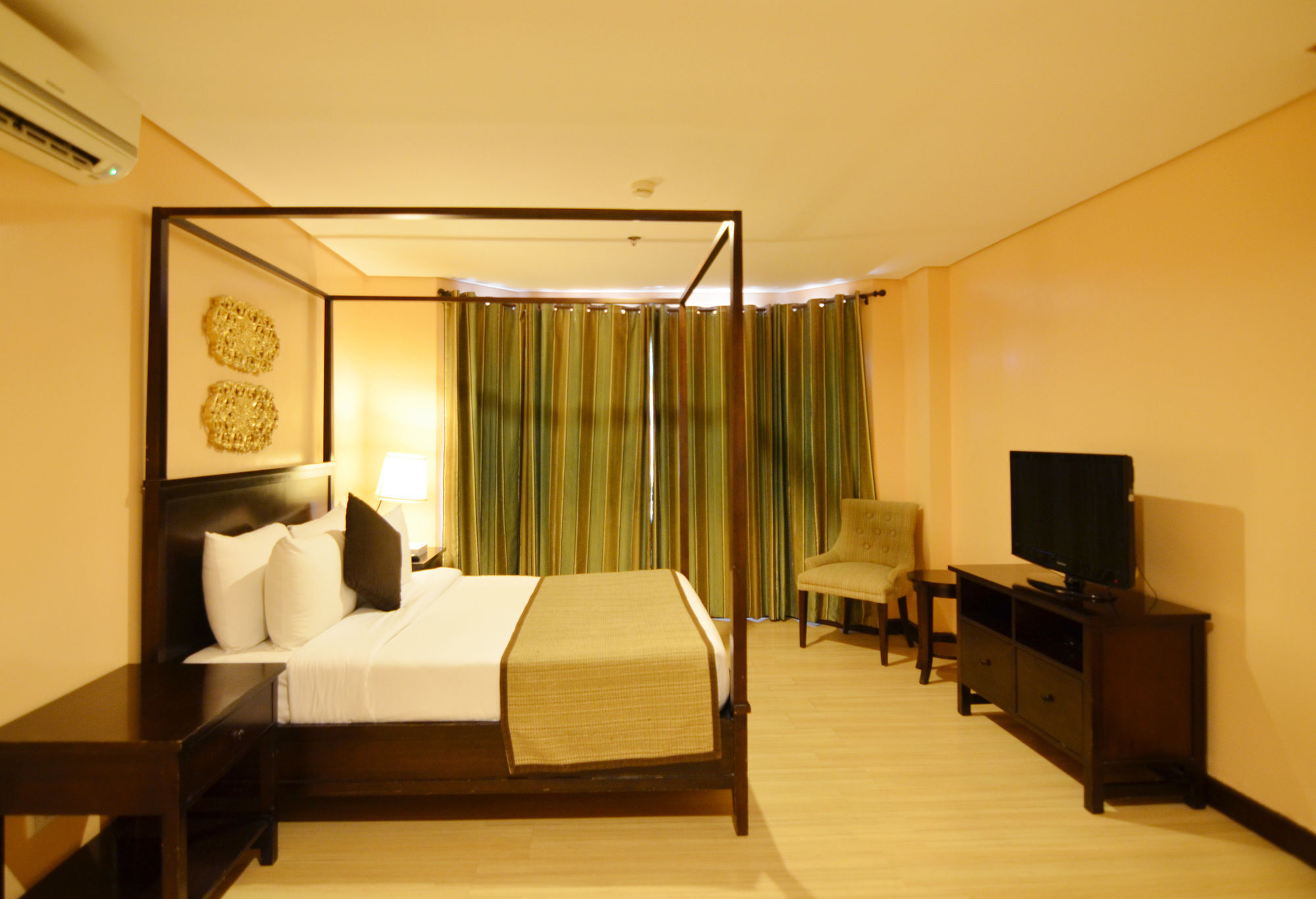 Crosswinds Resort Suites Tagaytay City Exteriér fotografie
